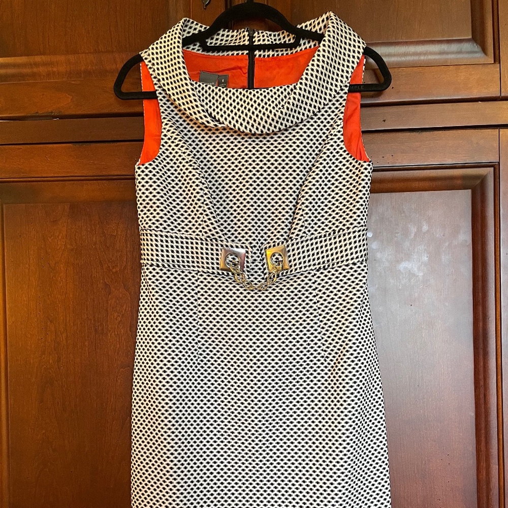 Retro Black and White Sleeveless Knee Length Embellished Waist Size 6 Muse Dress